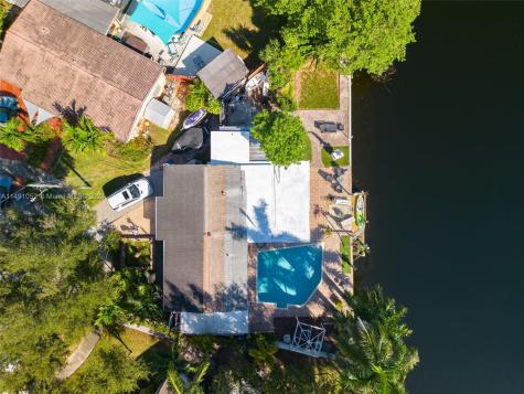 2700 Scott Street Hollywood FL 33020