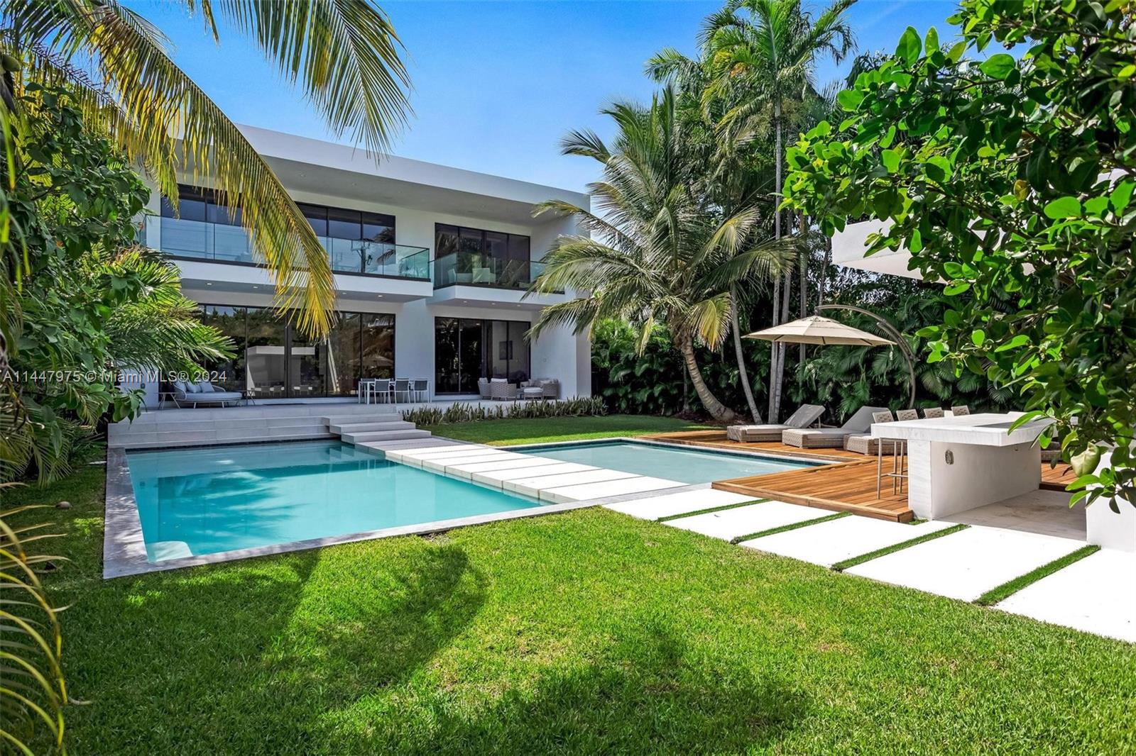 2211 Meridian Avenue Miami Beach FL 33139