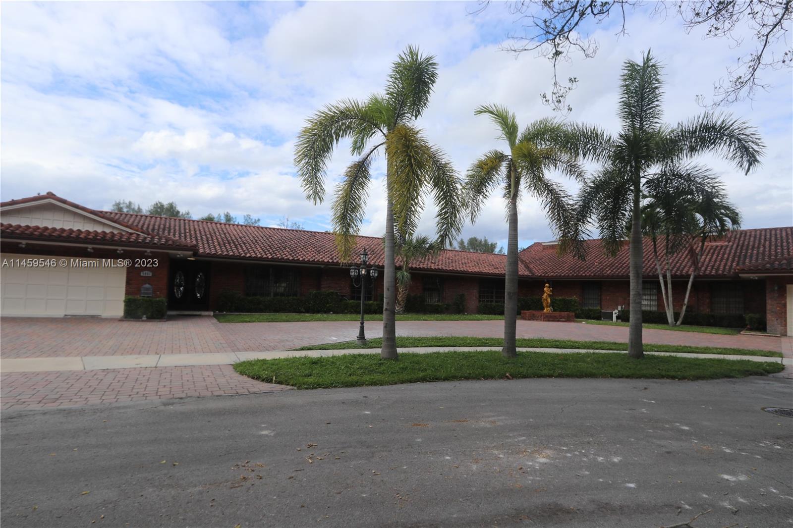 6851 Fearn Drive Miami Lakes FL 33014