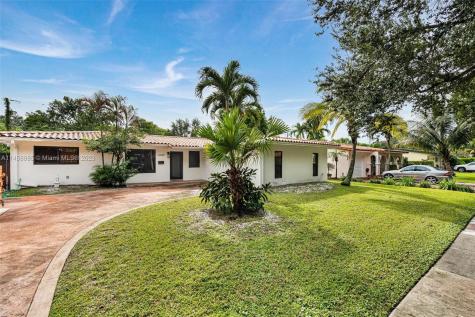 13949 Lake George Court Miami Lakes FL 33014