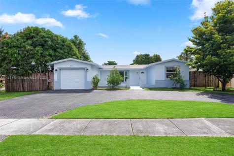 2241 NW 93rd Way Pembroke Pines FL 33024