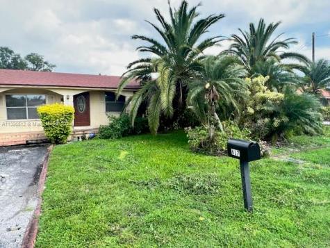 617 SE 12th Street Belle Glade FL 33430