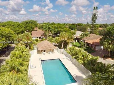 10935 Cypress Run Circle Coral Springs FL 33071