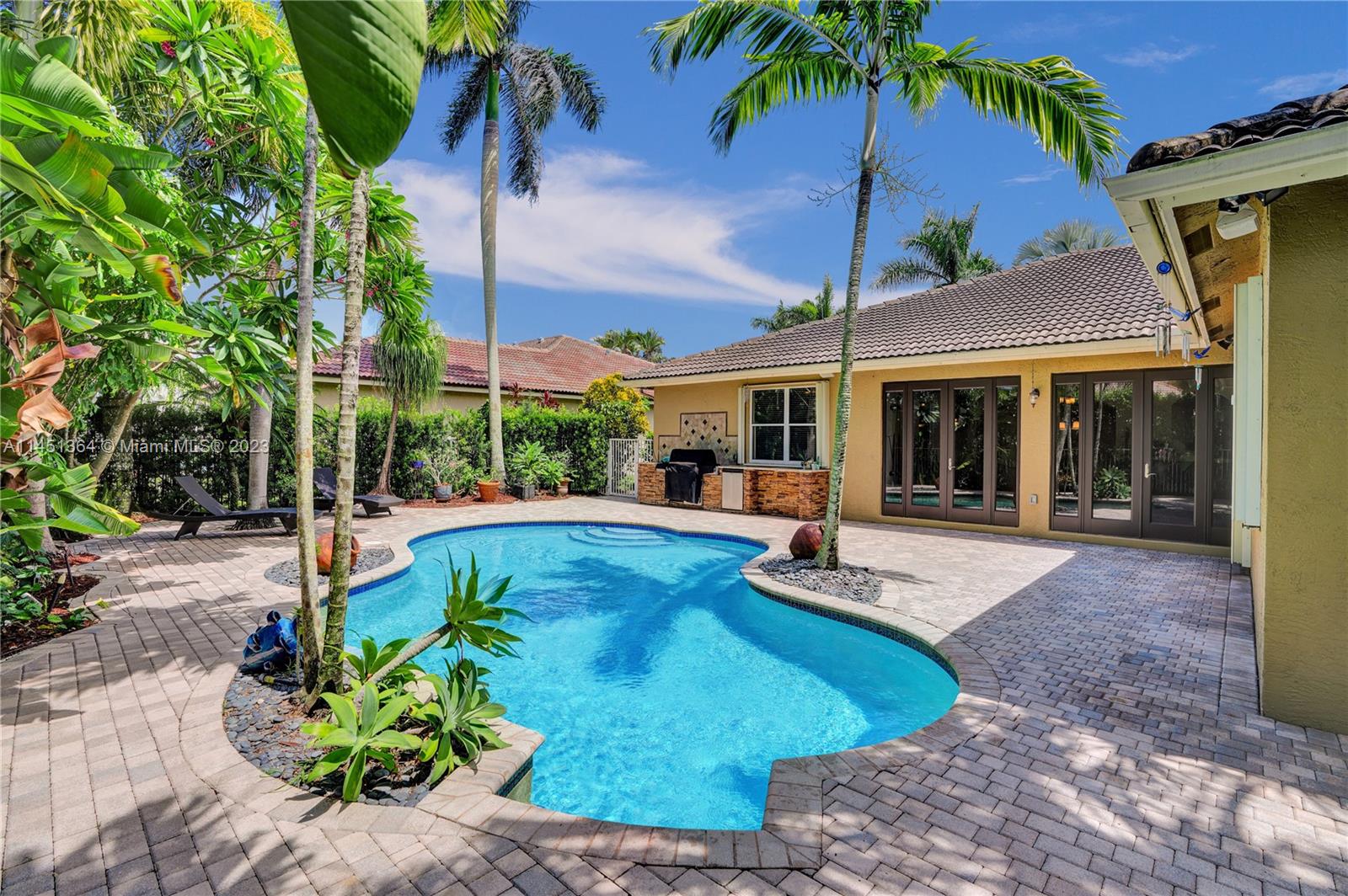 5123 Lakewood Drive Cooper City FL 33330