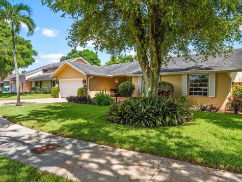 12821 SW 115th Terrace Miami FL 33186