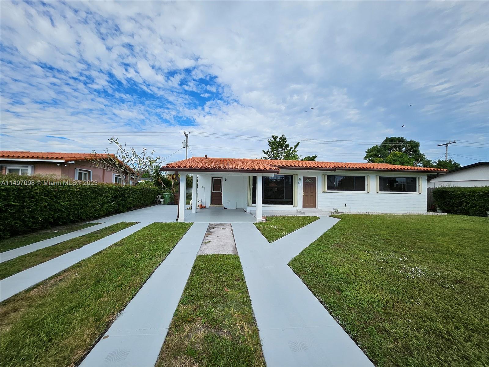 1085 W 50th Place Hialeah FL 33012
