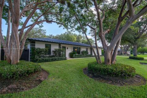 7520 SW 162nd Street Palmetto Bay FL 33157