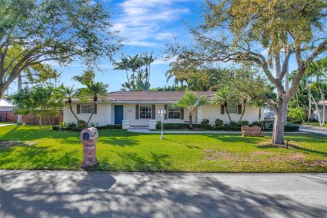 11822 SW 98th Court Miami FL 33176