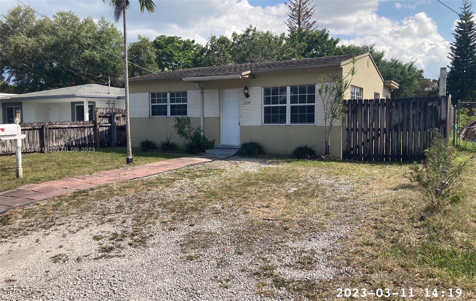 2714 Grant Street Hollywood FL 33020