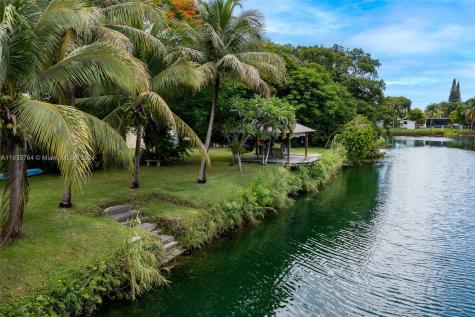 10210 Dolphin Road Cutler Bay FL 33157