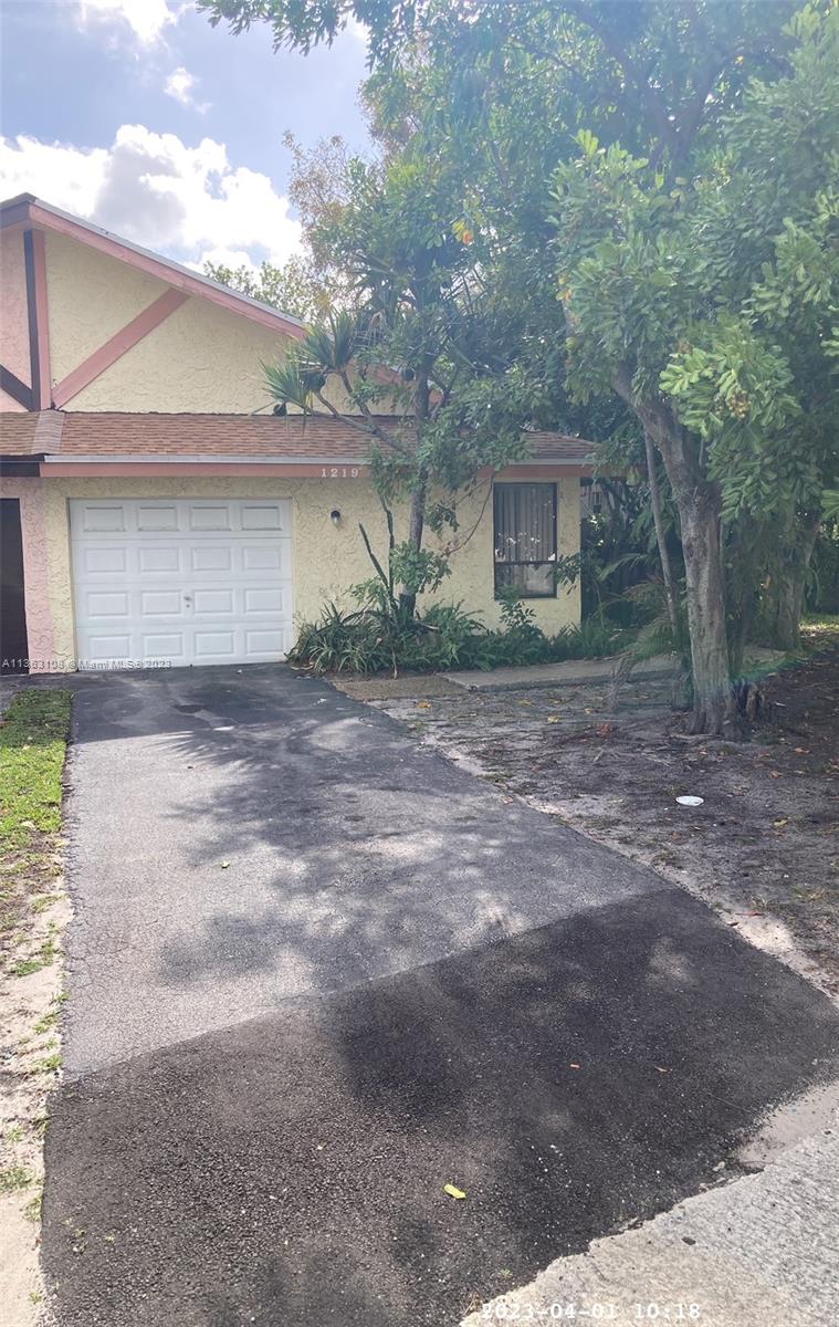 1219 SW 74th Avenue North Lauderdale FL 33068