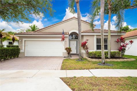 1494 SW 151st Avenue Pembroke Pines FL 33027