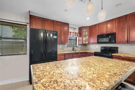 1343 Seaview North Lauderdale FL 33068