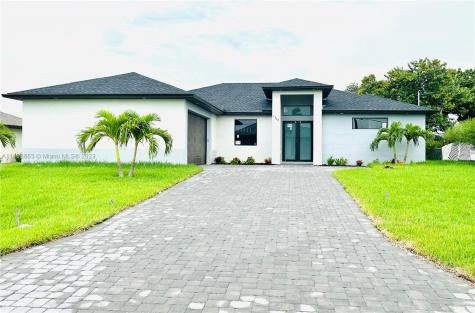 1402 SE 13th Street Cape Coral FL 33990