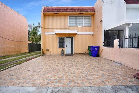 624 NW 11th Street Miami FL 33136