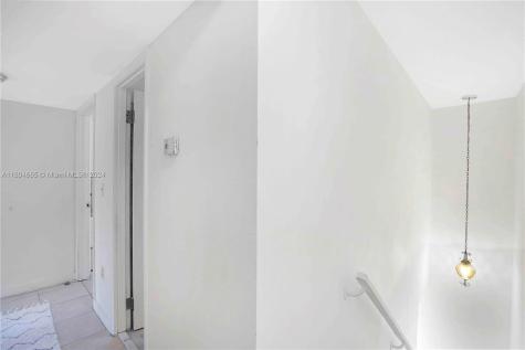 624 NW 11th Street Miami FL 33136