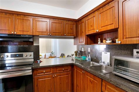 624 NW 11th Street Miami FL 33136