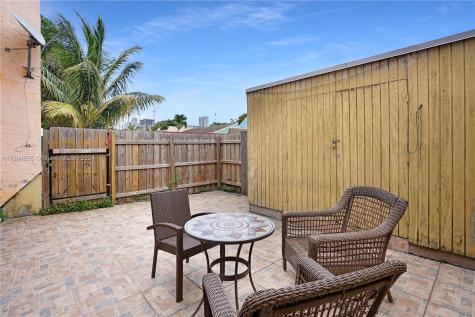 624 NW 11th Street Miami FL 33136