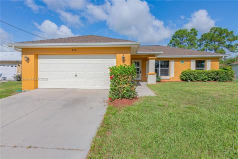 818 Crystal Avenue S Lehigh Acres FL 33974