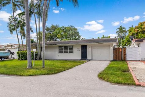 8230 NW 15th Court Pembroke Pines FL 33024