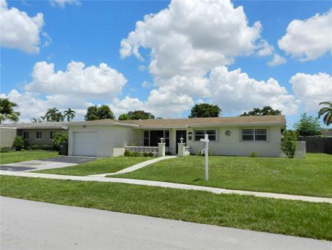 1811 NW 88th Way Pembroke Pines FL 33024