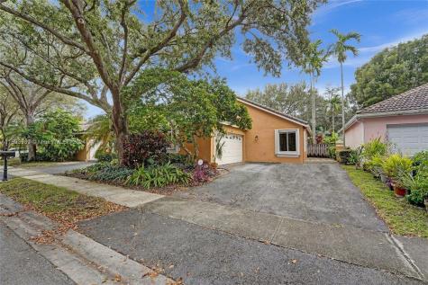 10054 NW 2nd Street Plantation FL 33324