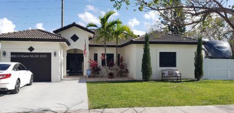 1202 SE 7th Court Homestead FL 33033