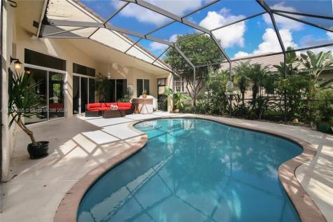 2612 Oakbrook Court Weston FL 33332