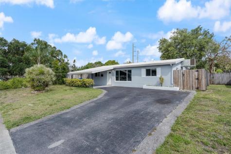6521 Sherman Street Hollywood FL 33024