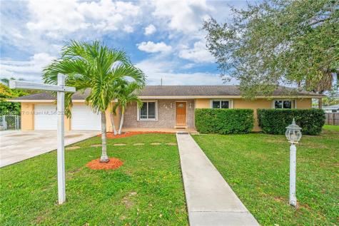 495 NW 18th Street Homestead FL 33030
