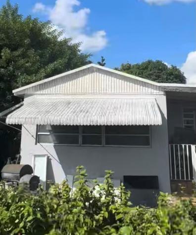 301 E 63rd Street Hialeah FL 33013