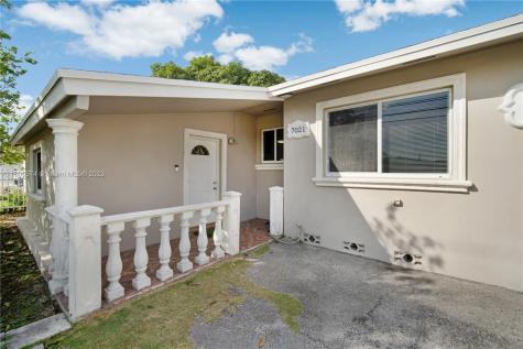 7021 SW 16th Street Miami FL 33155