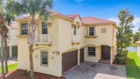 2213 SW Newport Isles Boulevard Port St. Lucie FL 34953