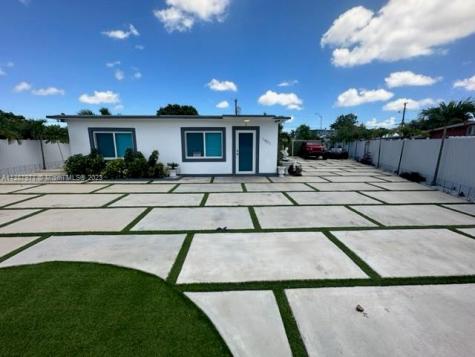 1401 E 7th Court Hialeah FL 33010
