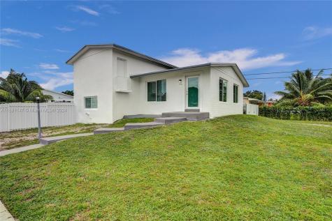 3800 NW 185th Terrace Miami Gardens FL 33055