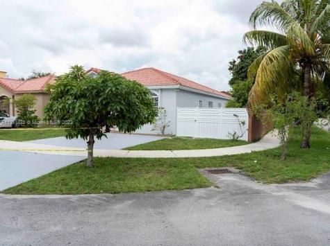 6994 W 5th Avenue Hialeah FL 33014