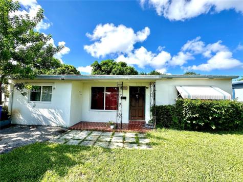 2843 Dewey Street Hollywood FL 33020