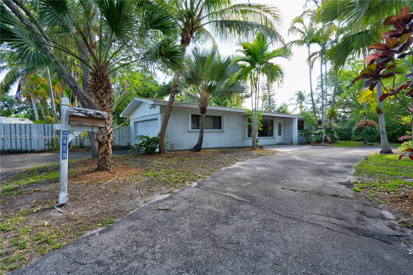 7475 SW 118th Street Pinecrest FL 33156