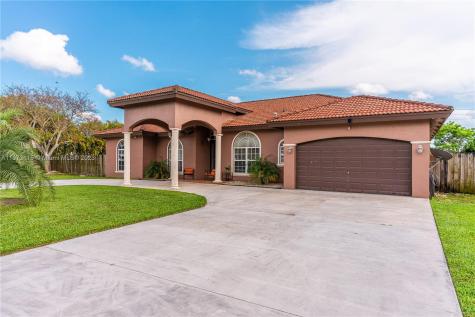 17064 SW 215th Terrace Miami FL 33187