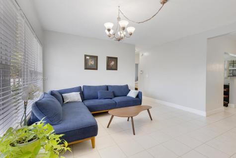 280 NE 169th Street North Miami Beach FL 33162