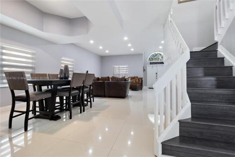 1040 NW 185th Terrace Pembroke Pines FL 33029