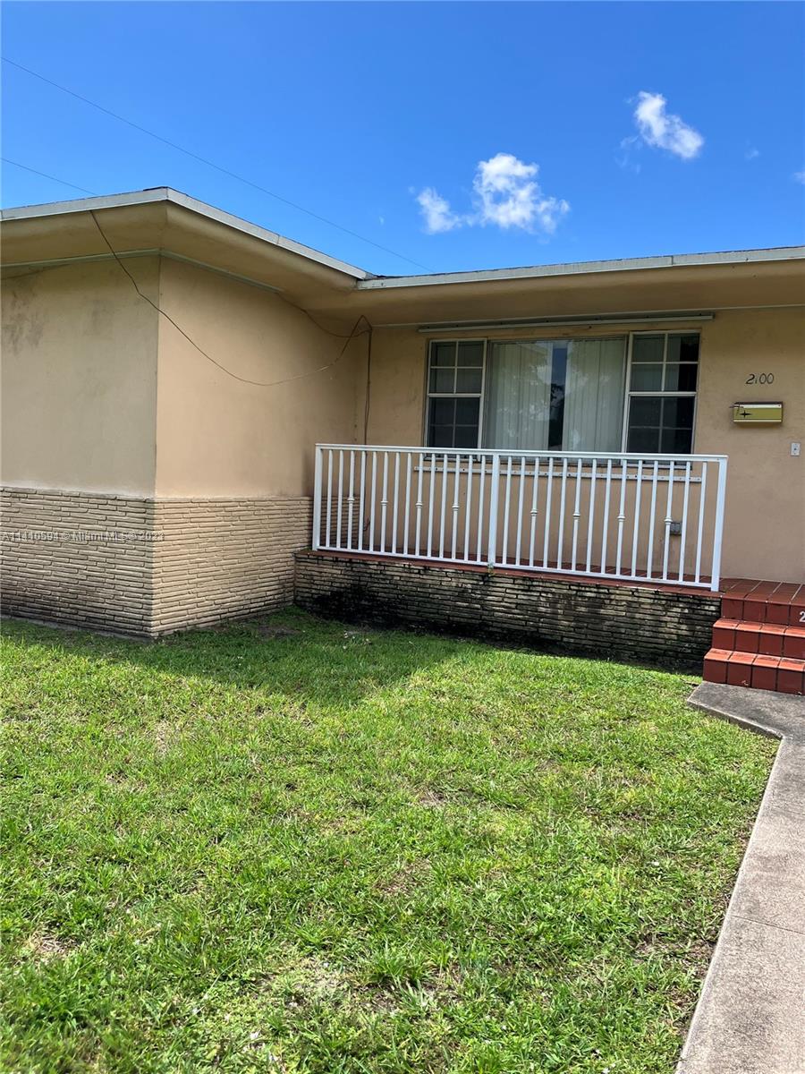 2100 NE 171st Street North Miami Beach FL 33162