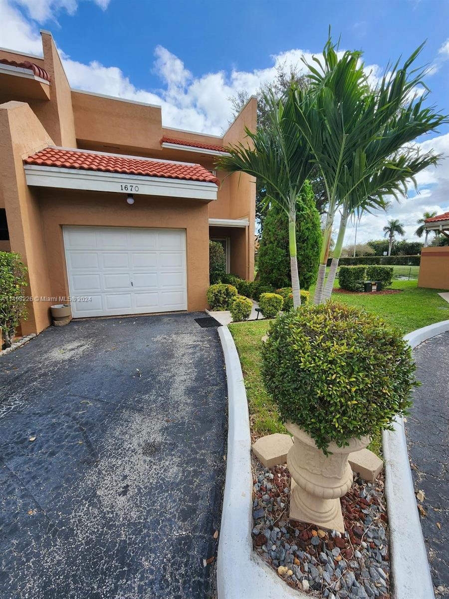 1670 SW 120th Terrace Pembroke Pines FL 33025