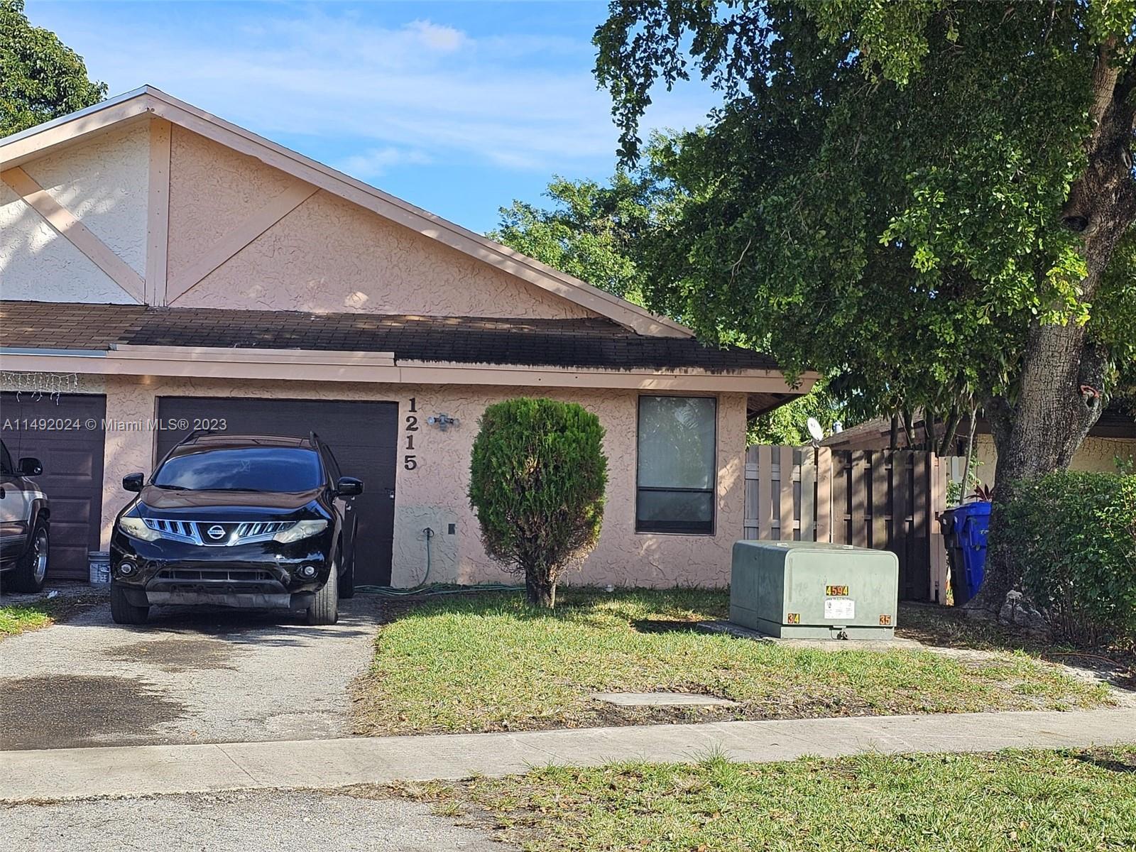 1215 SW 75th Avenue North Lauderdale FL 33068