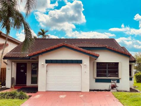 17611 NW 66th Court Hialeah FL 33015