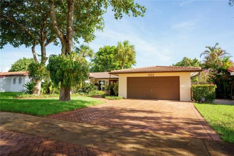 7403 Loch Ness Drive Miami Lakes FL 33014