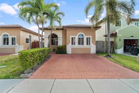 2524 NE 41st Terrace Homestead FL 33033