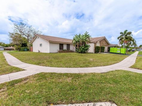 8900 NW 80th Drive Tamarac FL 33321