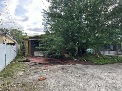 2148 NW 48th Street Miami FL 33142