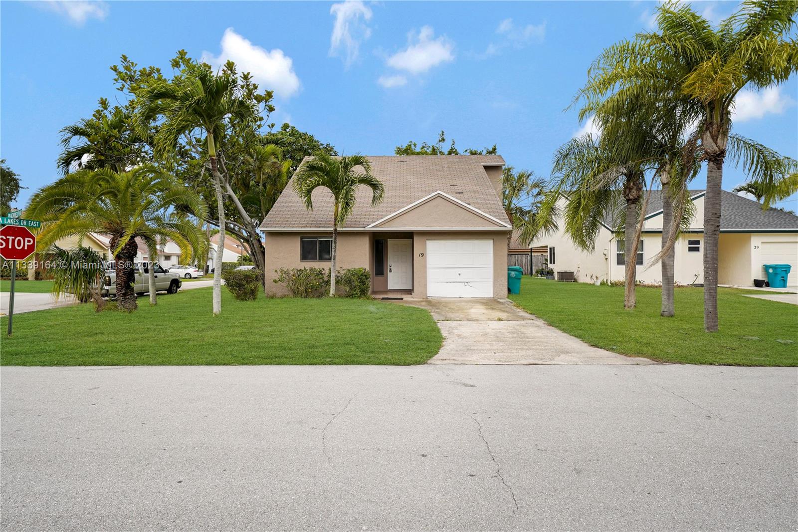 19 Peachtree Place Boynton Beach FL 33436